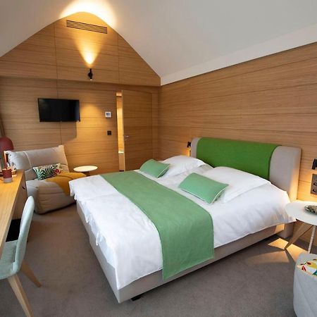 B-Lodge Boutique Hotel Louvain-la-Neuve Exteriör bild