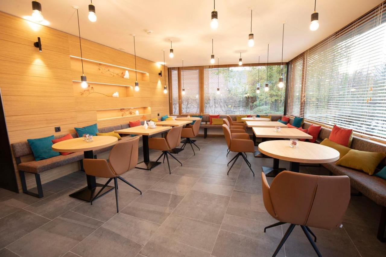 B-Lodge Boutique Hotel Louvain-la-Neuve Exteriör bild