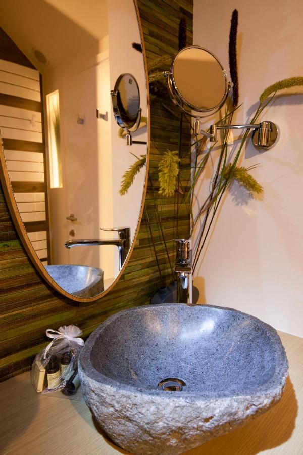 B-Lodge Boutique Hotel Louvain-la-Neuve Exteriör bild