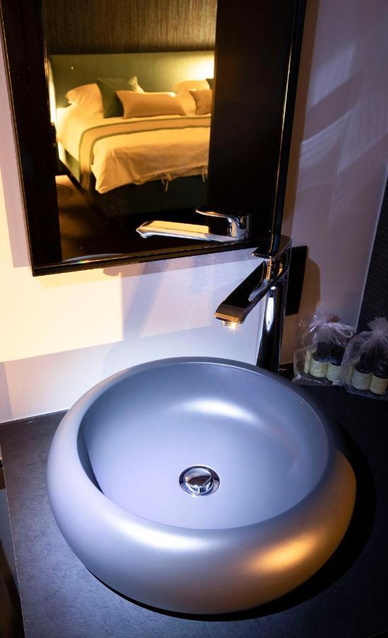 B-Lodge Boutique Hotel Louvain-la-Neuve Exteriör bild
