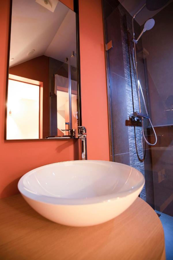 B-Lodge Boutique Hotel Louvain-la-Neuve Exteriör bild